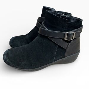 Skechers Frenchie Black Suede Wedge Ankle Boots Womens 8 Comfort Zip